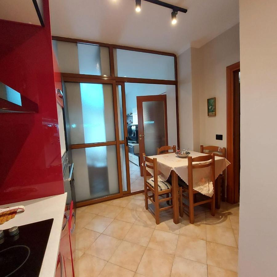 Cozy 1-bedroom Near The Center Of Tirana. Apartamento Tirana