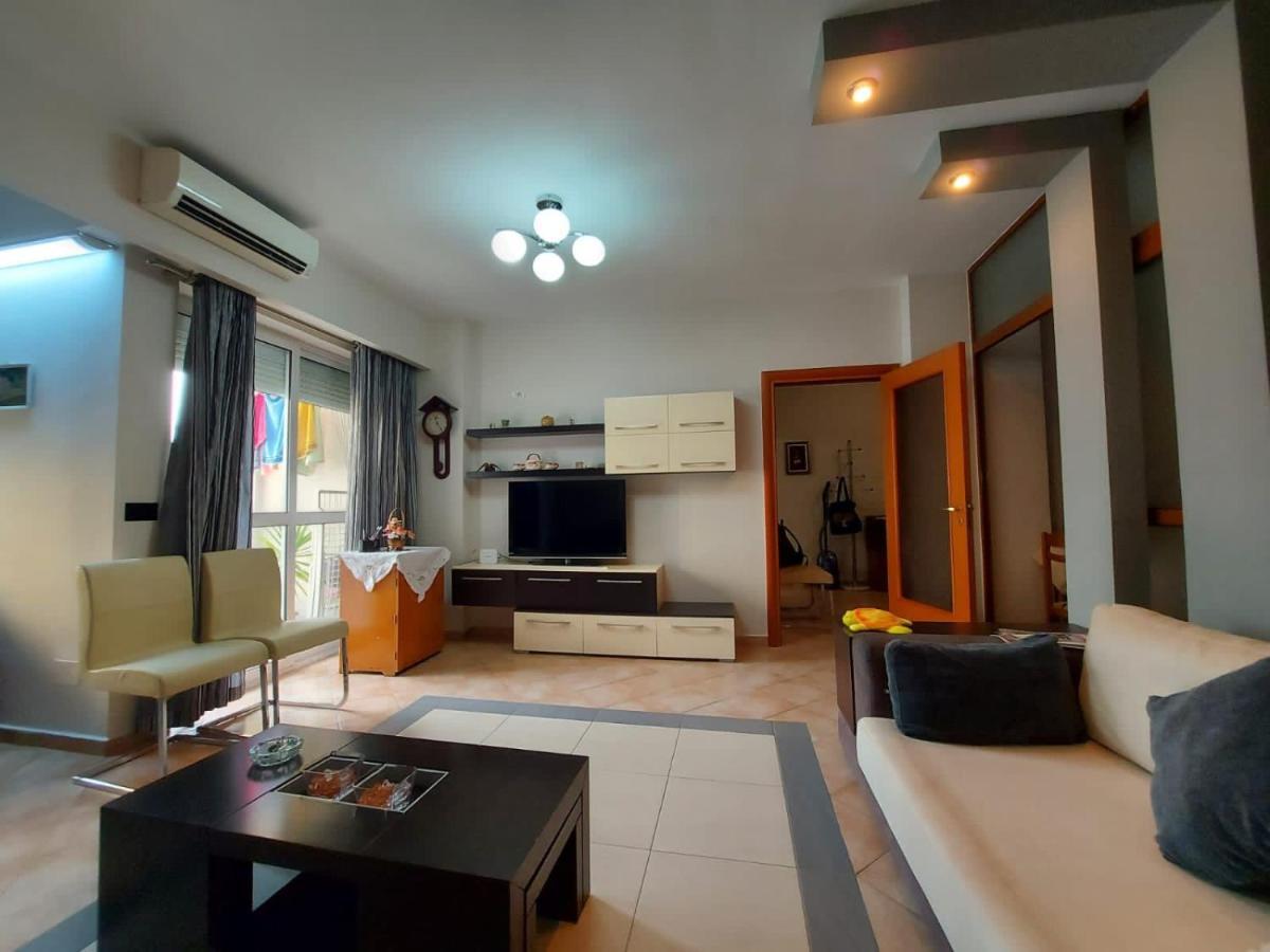 Cozy 1-bedroom Near The Center Of Tirana. Apartament Tirana
