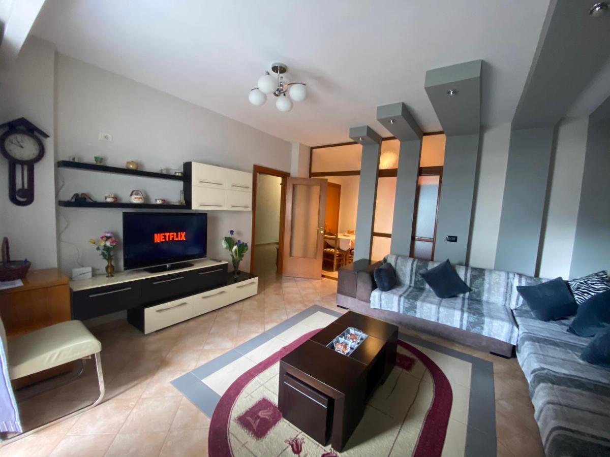 Cozy 1-bedroom Near The Center Of Tirana. Apartament Tirana